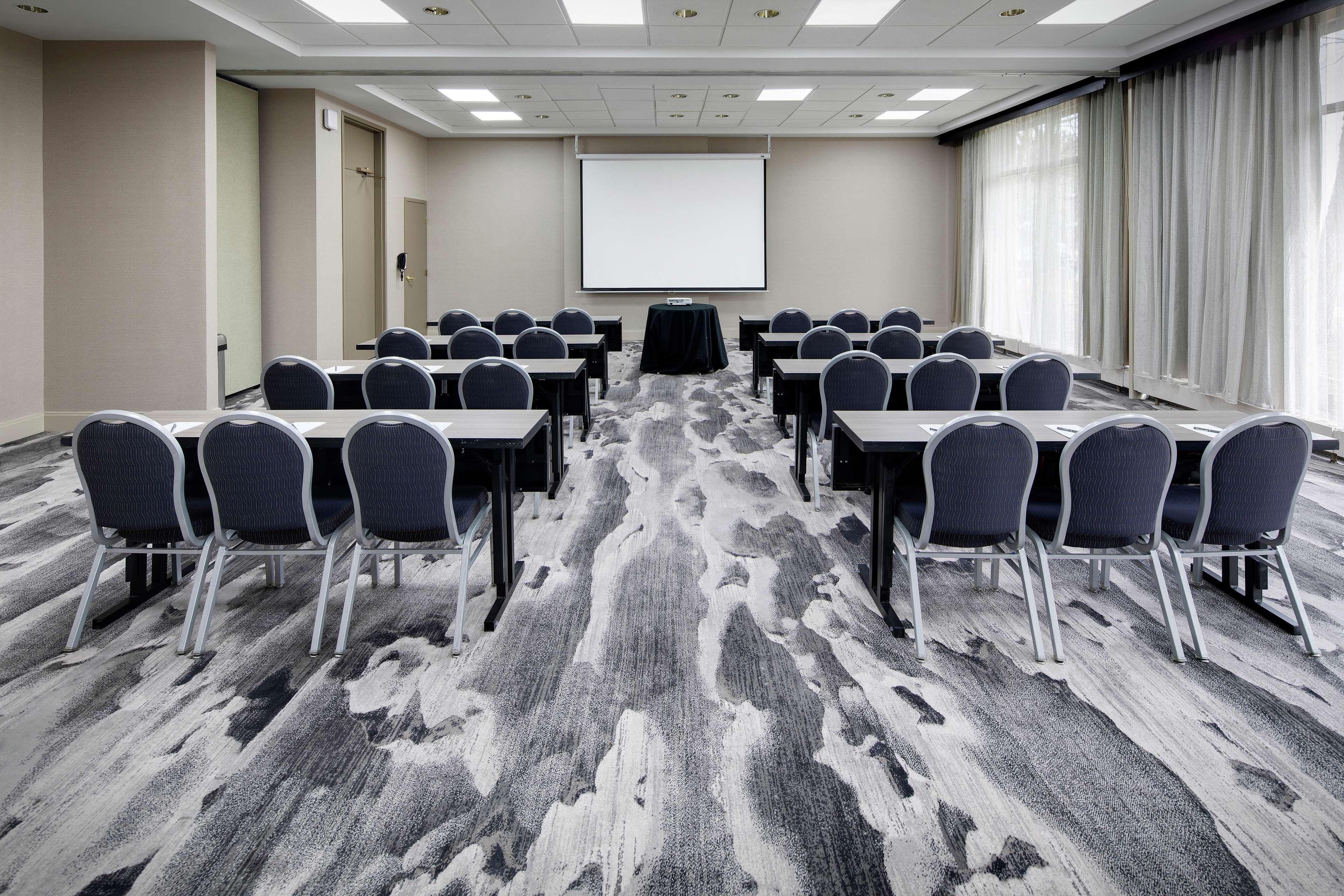 Embassy Suites By Hilton Detroit Troy Auburn Hills Eksteriør bilde