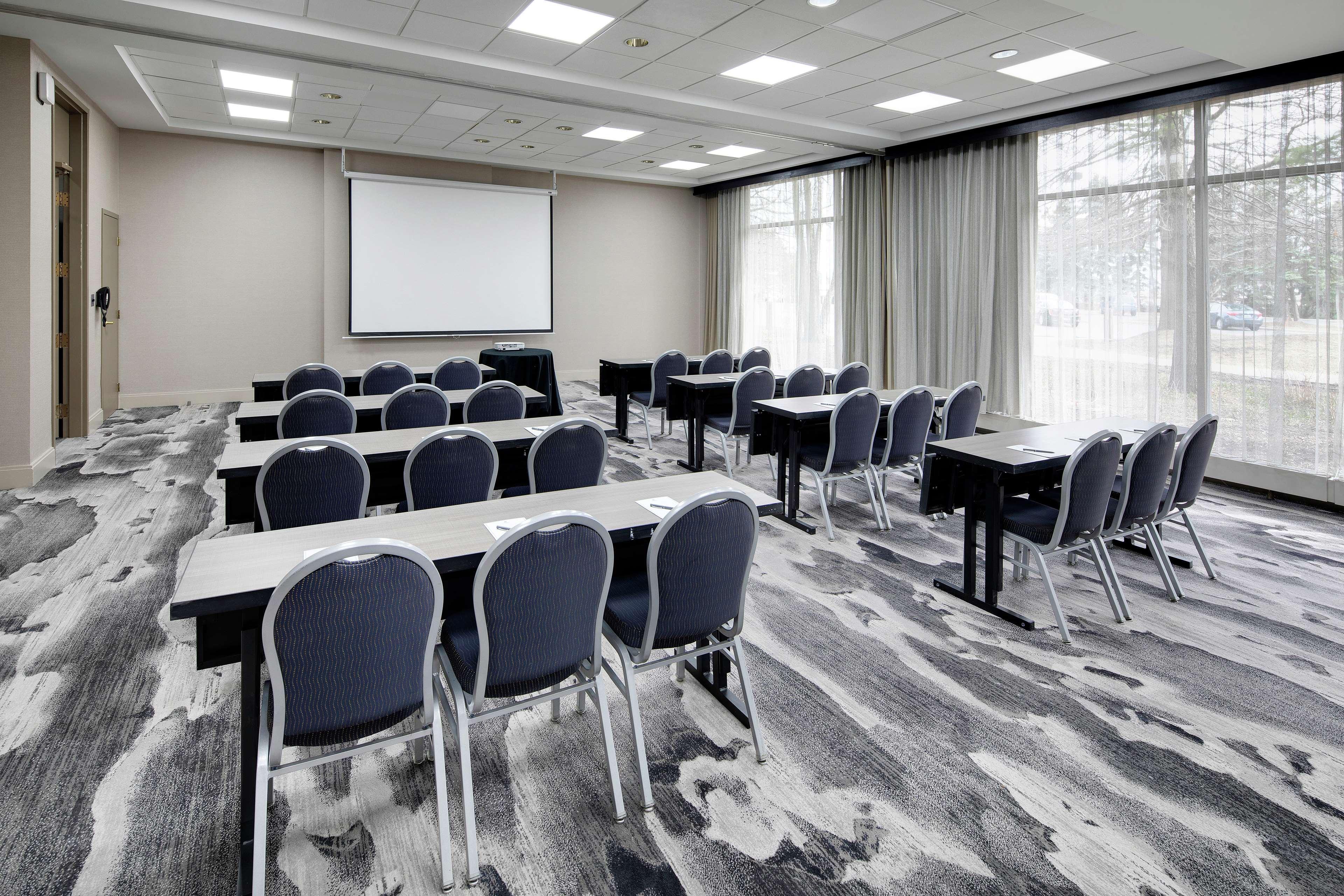Embassy Suites By Hilton Detroit Troy Auburn Hills Eksteriør bilde