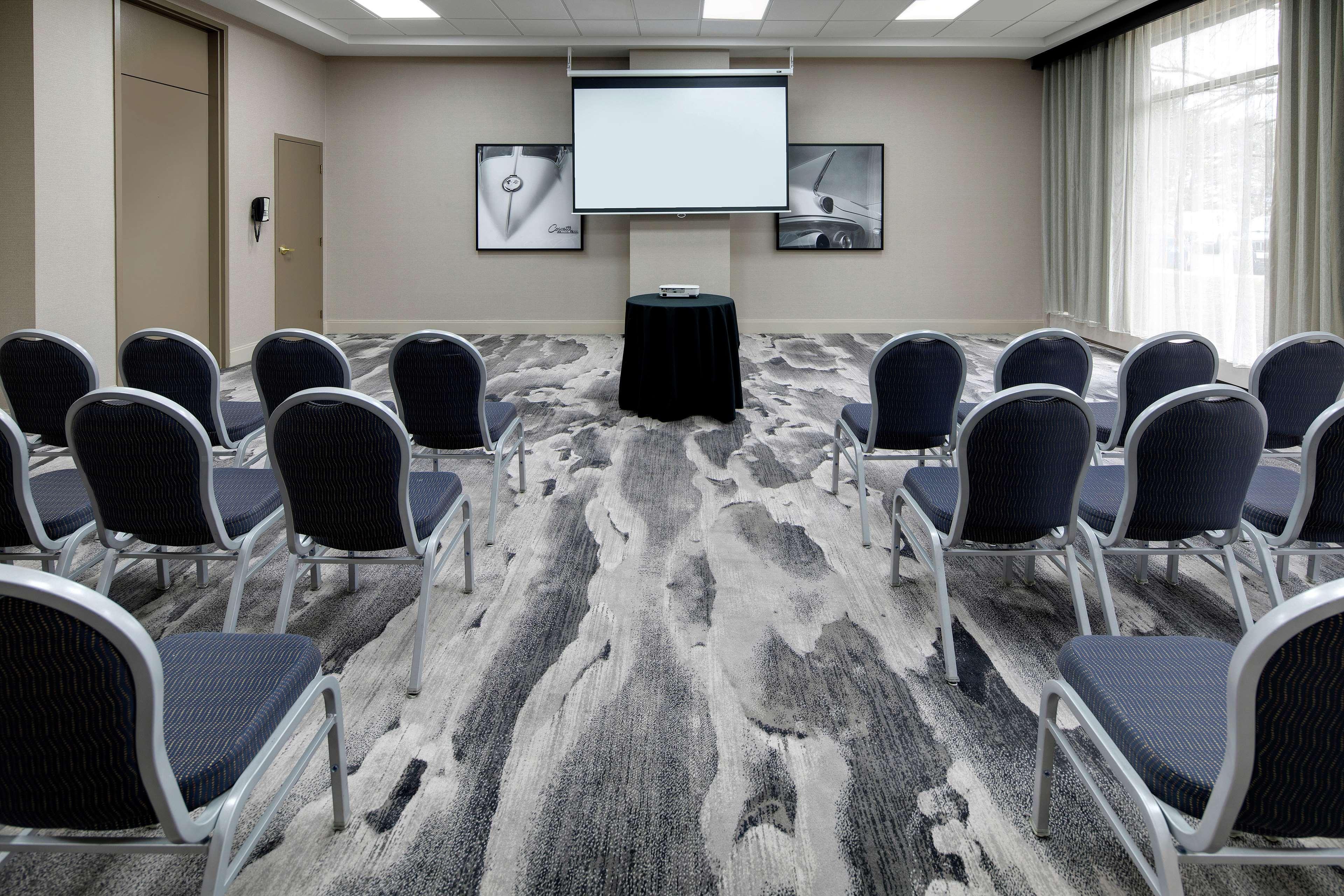 Embassy Suites By Hilton Detroit Troy Auburn Hills Eksteriør bilde