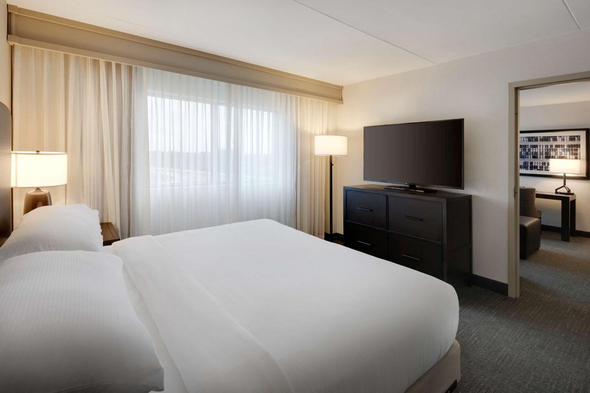 Embassy Suites By Hilton Detroit Troy Auburn Hills Eksteriør bilde