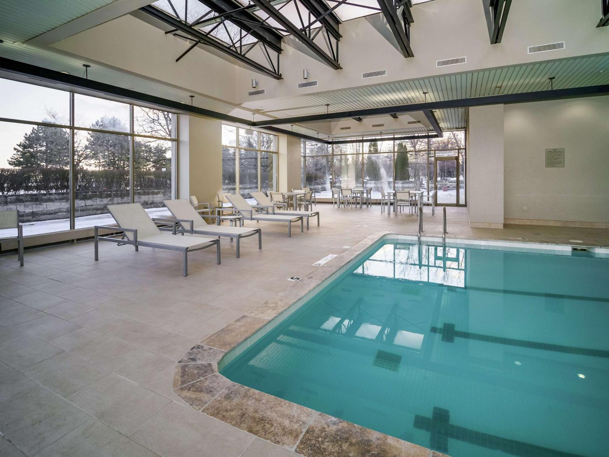Embassy Suites By Hilton Detroit Troy Auburn Hills Eksteriør bilde
